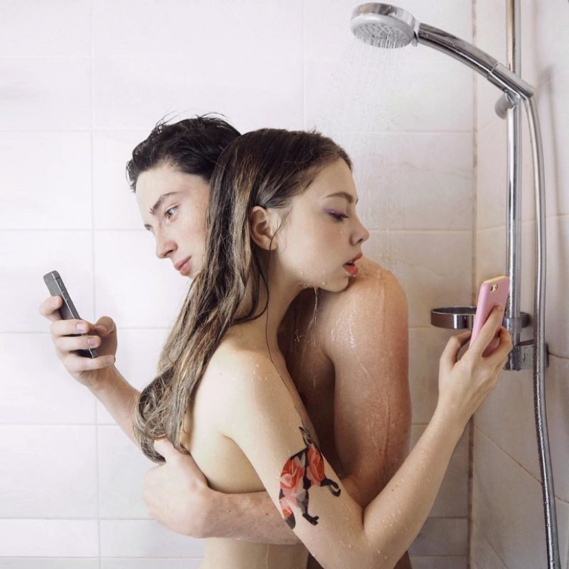 Alternate reality Elena Sadlinki: brain-breaking selfie, thought provoking