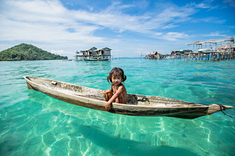 Amazing life of sea gypsies from the island of Borneo
