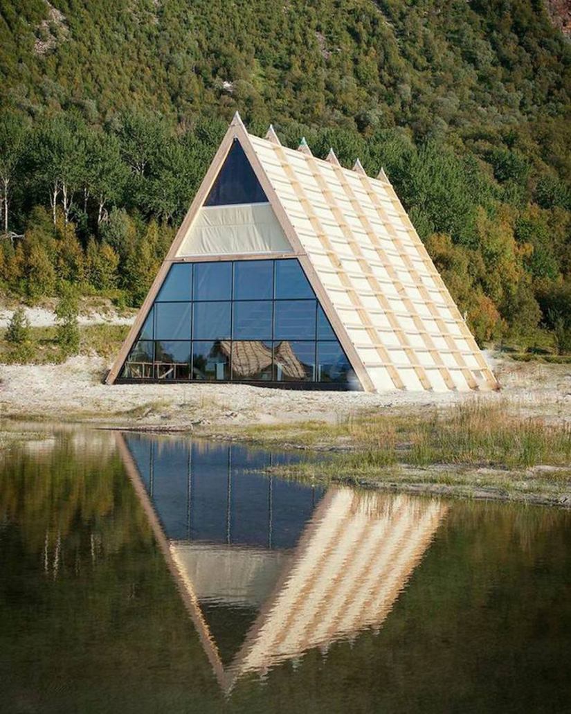Amazing outdoor sauna - the largest in the world