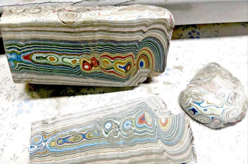 Amazing under your feet, or What is the "Detroit agate"