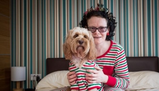 "Amo a Lola más que a mi hijo": una británica compró 68 regalos por mil libras para un perro