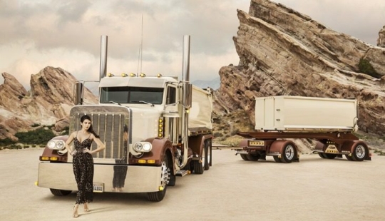An American classic: trucks Peterbilt and leggy beauty