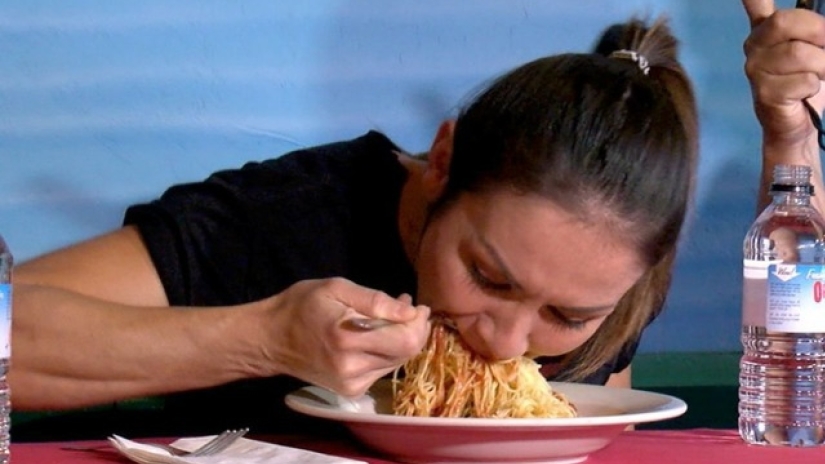 An American woman set a world record by swallowing three cans of mayonnaise in three minutes