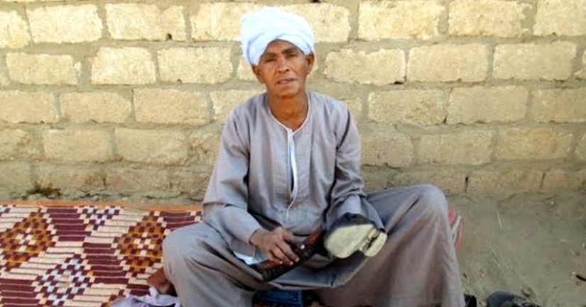 An Egyptian woman of 43 years posed as a man and worked at a construction site in order not to get married