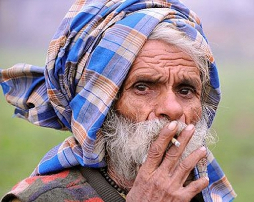 An Indian man who became a father at 96 died at 104 due to smoking in bed