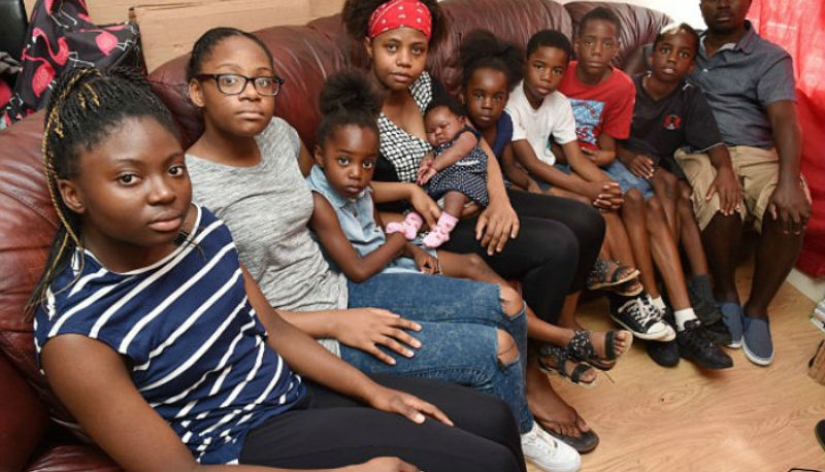 An unemployed migrant family with 8 children refused to stay at home because there was no canteen there