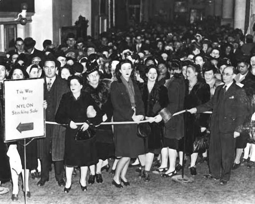 And on this day, women found happiness: 78 years ago, nylon stockings went on sale