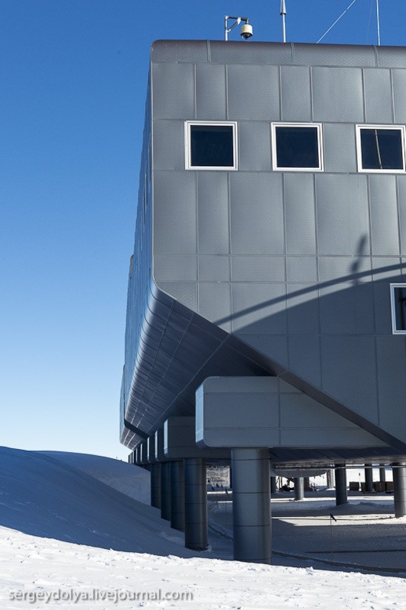 Antarctic station at the South Pole "Amundsen — Scott"