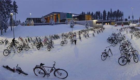 Anticongelante en la sangre: los niños finlandeses van en bicicleta a la escuela a una temperatura de — 17C