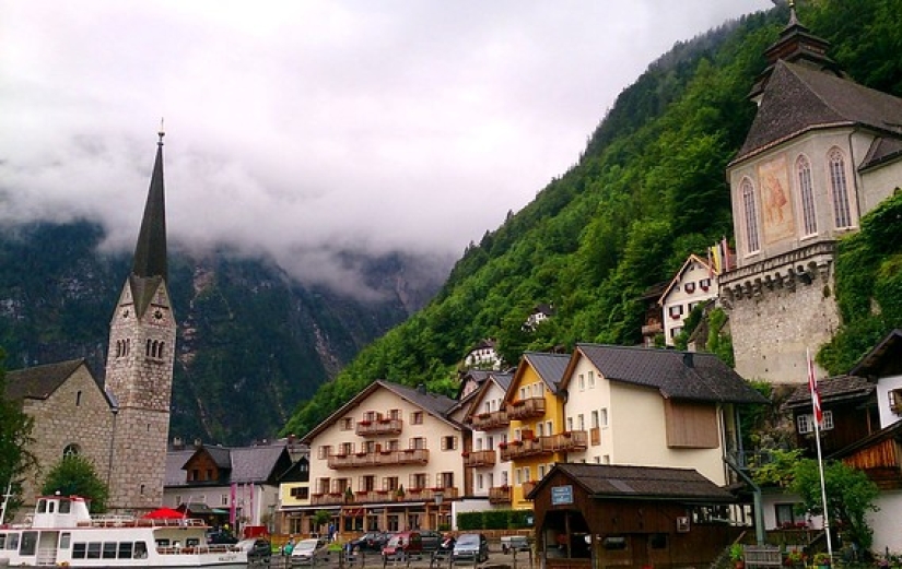 Apocalipsis Selfie en acción: cómo los turistas asiáticos se convirtieron en un desastre para la ciudad austriaca de Hallstatt