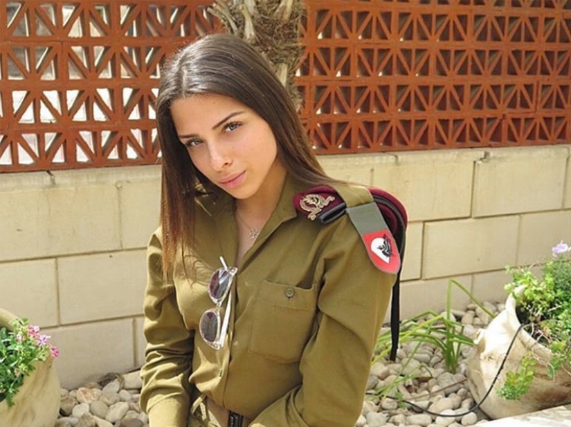 Armed with beauty: 25 photos of beauties serving in the Israeli army