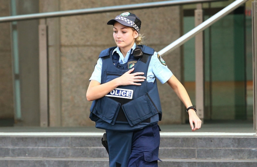 ¡Arréstenme inmediatamente! Las policías más lindas de todo el mundo