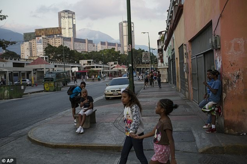 At the price of children's tears: Venezuela pays too much for democracy