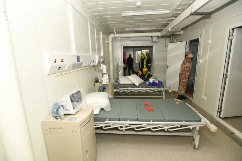 Atención de emergencia: dentro de un hospital chino para infectados por coronavirus, construido en solo 9 días