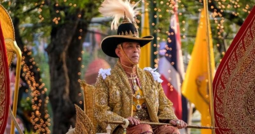 Autoaislamiento de una manera real: el monarca de Tailandia puso en cuarentena a 20 amantes