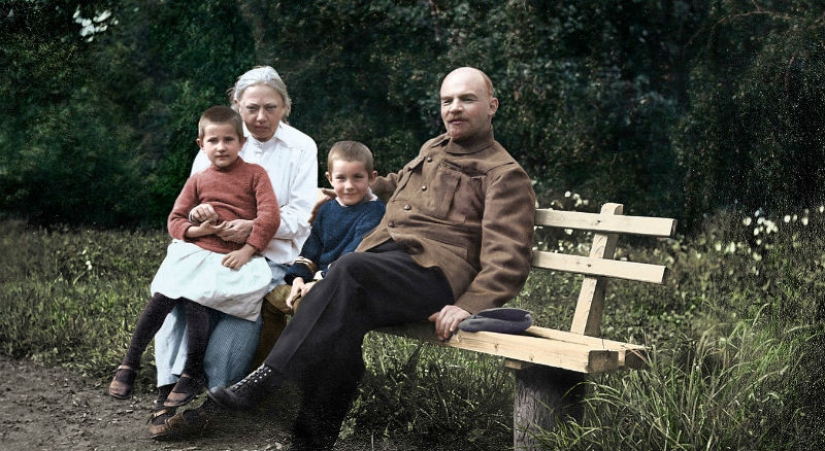 Before and after colorization: the Revived Faces of Russian History