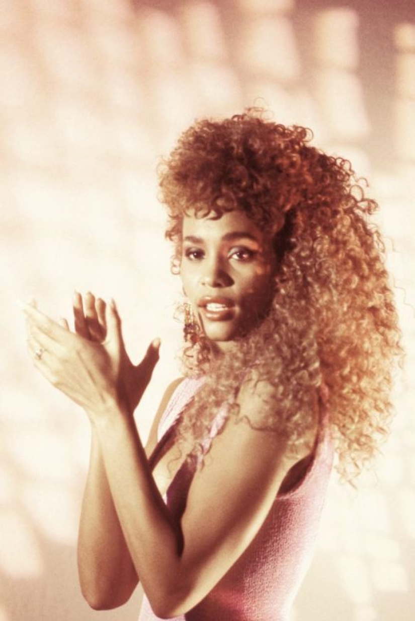 Belleza con una voz mágica: fotos raras de un joven Whitney Houston a partir de la década de 1980 años