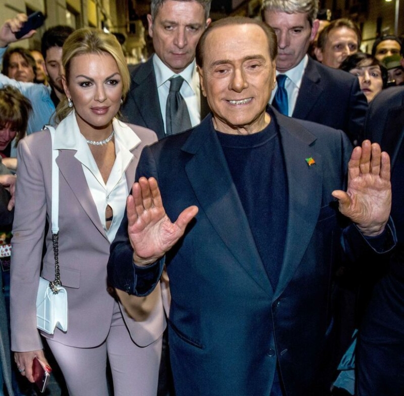 Berlusconi abandoned his mistress, who was 50 years younger than him, and started another, younger