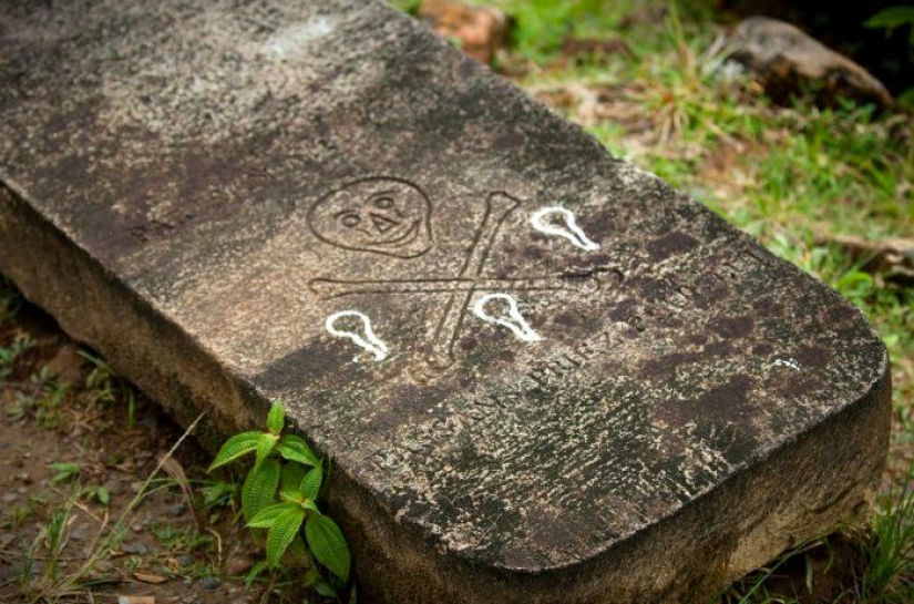 Blast me! This is the only surviving pirate cemetery