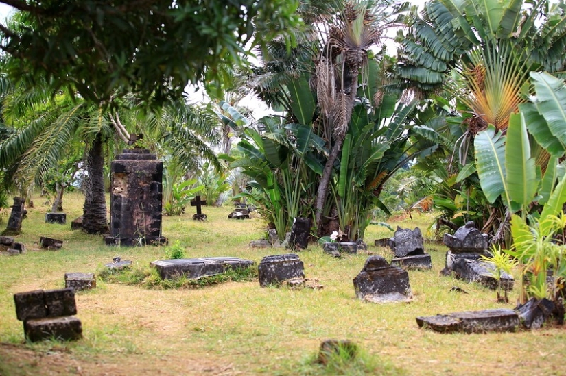 Blast me! This is the only surviving pirate cemetery