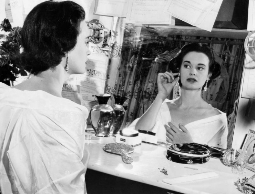Bright dawn, quiet sunset: Gloria Vanderbilt, who inspired the author of the novel Breakfast at Tiffany's, has died
