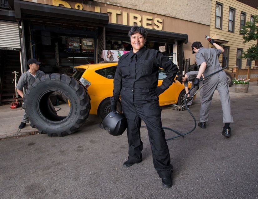 Brutal and anti-glamour: "hot" taxi drivers of New York again starred for the annual fun calendar