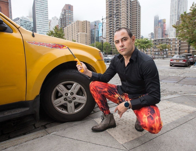 Brutal and anti-glamour: "hot" taxi drivers of New York again starred for the annual fun calendar