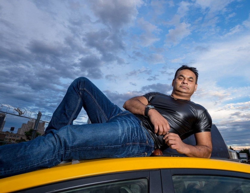 Brutal and anti-glamour: "hot" taxi drivers of New York again starred for the annual fun calendar