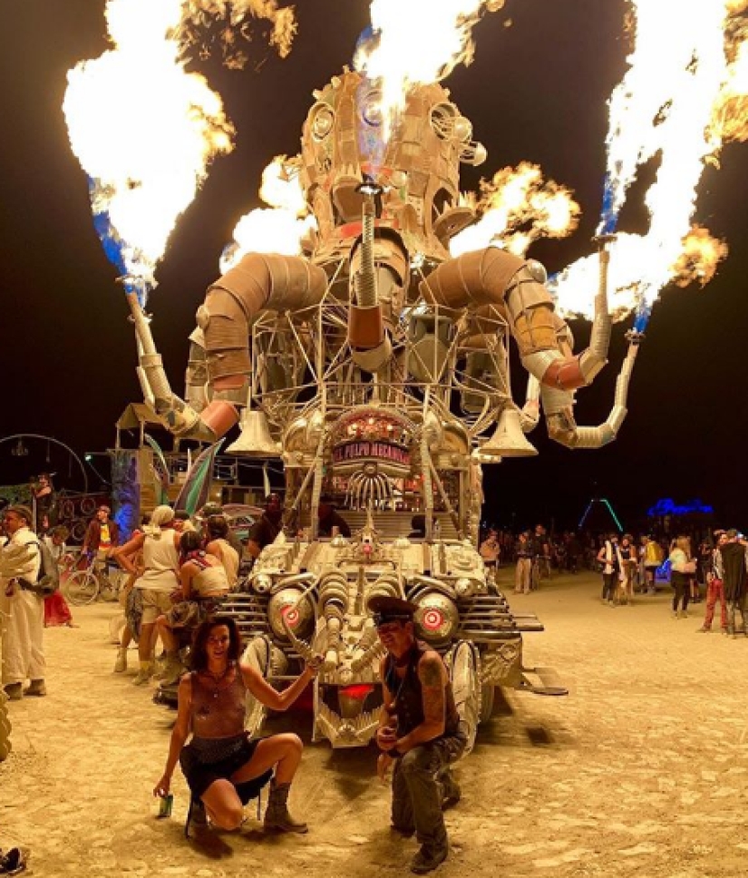 Burning Man 2019: metamorphoses in a hot desert