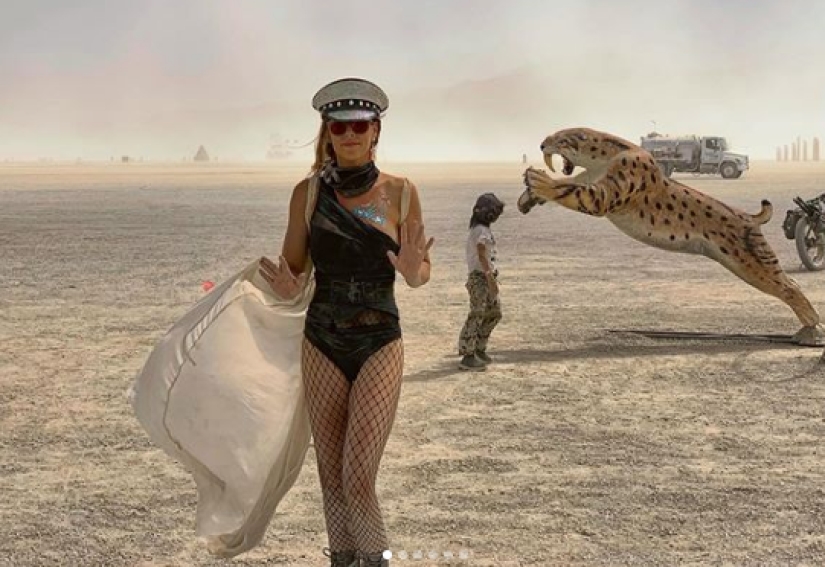 Burning Man 2019: metamorphoses in a hot desert