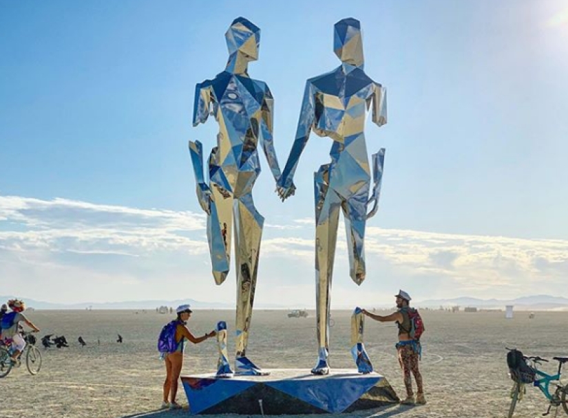 Burning Man 2019: metamorphoses in a hot desert