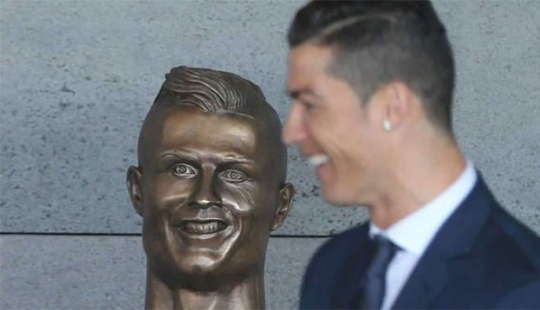Busto de Cristiano Ronaldo presentado en Portugal