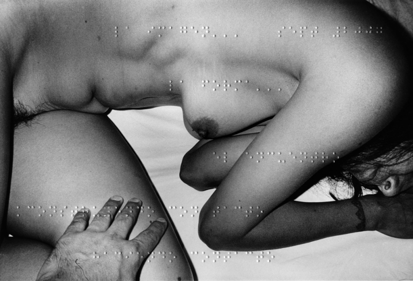 By touch: un desnudo inusual de un fotógrafo ciego