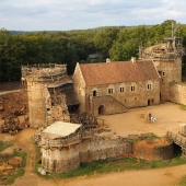 Caballos, tortillas y ni un solo cortador de paja: los franceses están construyendo un castillo con las tecnologías del siglo XII