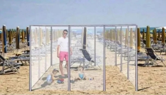 Caja de seguridad: las cajas de plexiglás se inventaron en Italia para las vacaciones en la playa durante la pandemia