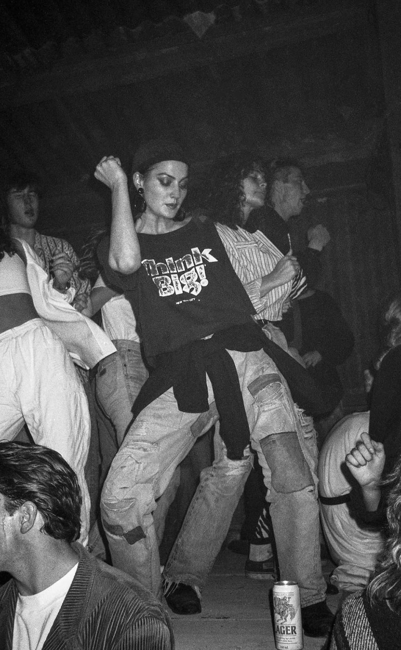 Careless night life of the British in the 80-90‑ies of the lens in the club photographer Adam Friedman