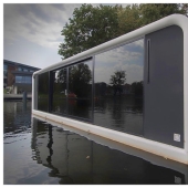 Casa futurista en el agua