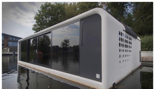 Casa futurista en el agua