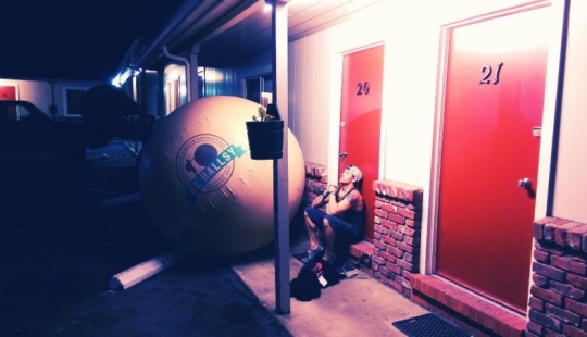 Chicos, agárrense a sus bolas Chicos, agárrense a sus bolas