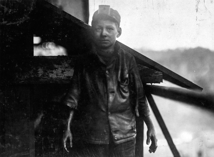 Child labor in twentieth-century America: photographs of children in coal and zinc mines