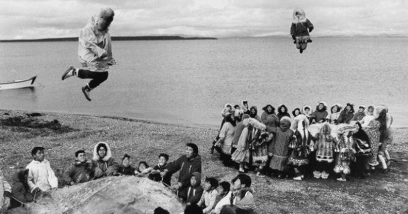 Chukchi and trampoline: why hunters and reindeer herders of the Far North jump on stretched skins