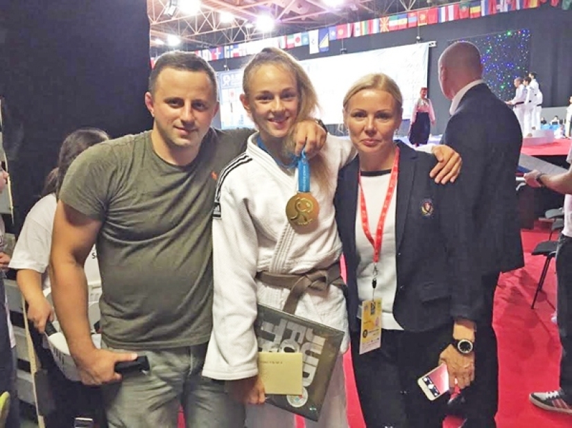 Cinturón negro en belleza: Daria Beloded, de 17 años, de Ucrania, se convirtió en la campeona mundial de judo