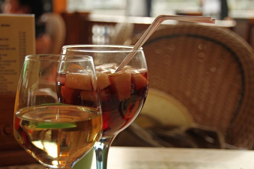 Classics and improvisation: how to cook the perfect sangria at home yourself