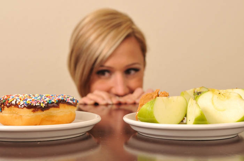 Cómo engañar a tu apetito: las mejores formas de combatir los bocadillos y comer en exceso