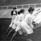 Cómo era el yoga en el siglo pasado: curiosas fotos antiguas