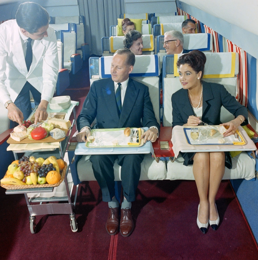 Cómo era la clase ejecutiva de una aerolínea suiza en los años 60