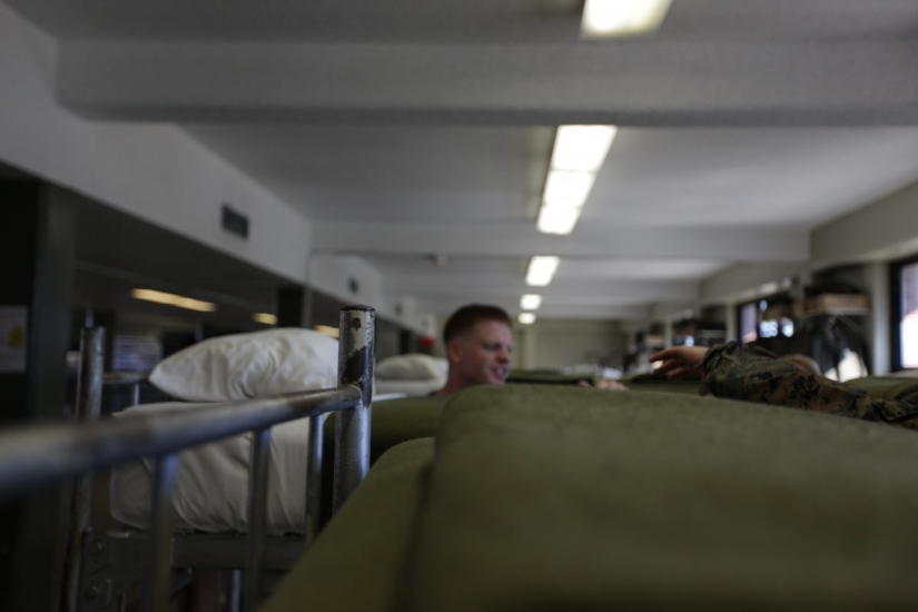 Cómo son los barracones, dónde viven y entrenan los marines estadounidenses