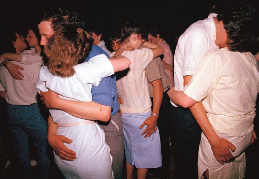 Cómo un fotógrafo irlandés buscaba el amor en los clubes nocturnos de la década de 1980