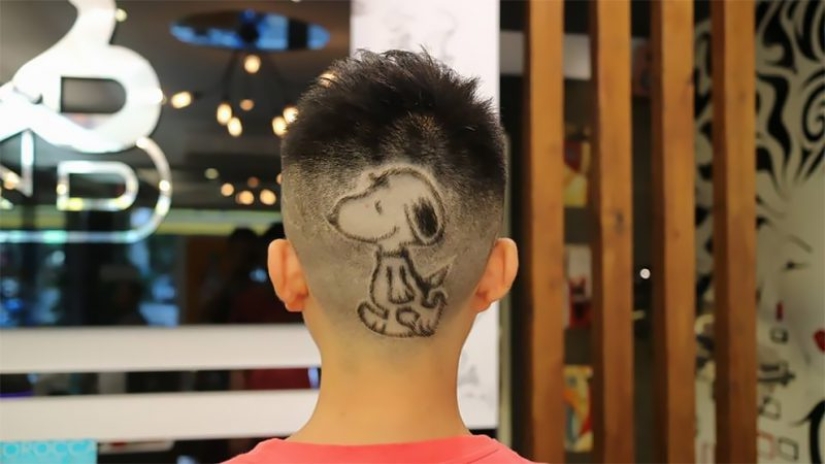 Cómo un peluquero chino convierte el cabello cortado en obras de arte