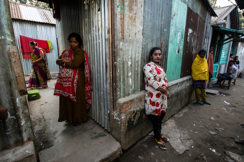 Cómo viven y trabajan las prostitutas en un burdel de 200 años en Bangladesh
